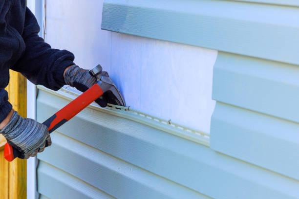 Reliable Emergency Siding Repair contractor in Naperville, IL by Squared Siding